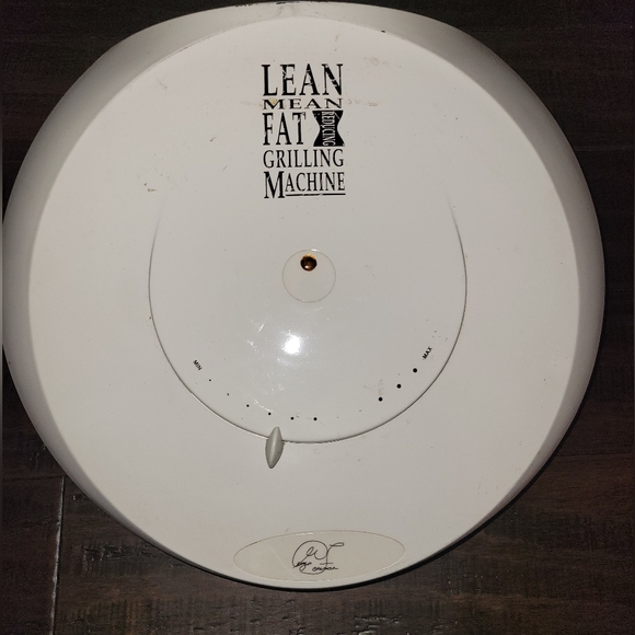 George Foreman Grilling Machine - Picture 1 of 3
